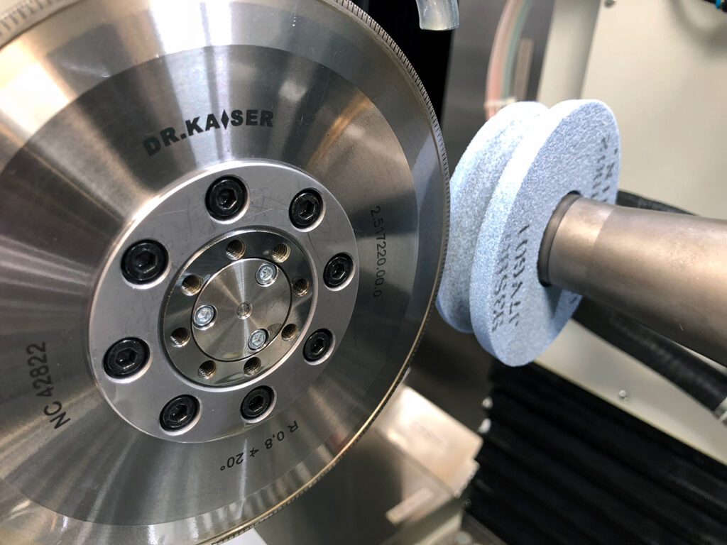 03_Fraeser_gross_Abrichter_Kopfschleifscheibe