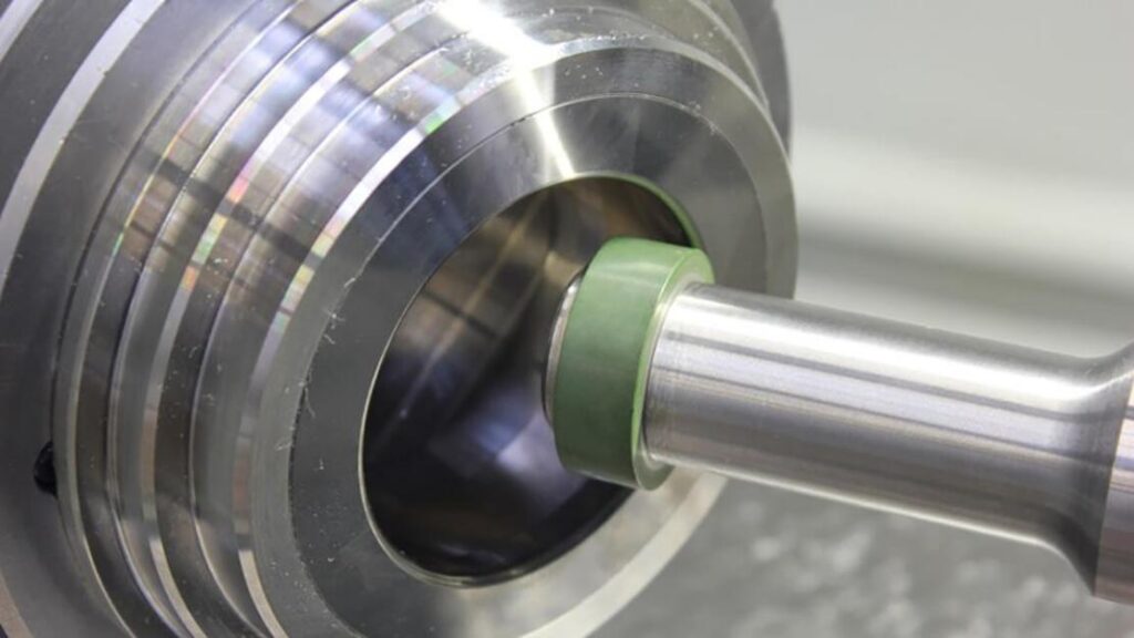 04_Galeria_IRD_ (4) Radius grinding of carbide die