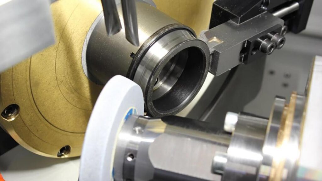 05_Galeria_IRD_ (2) Shoe grinding of bearing