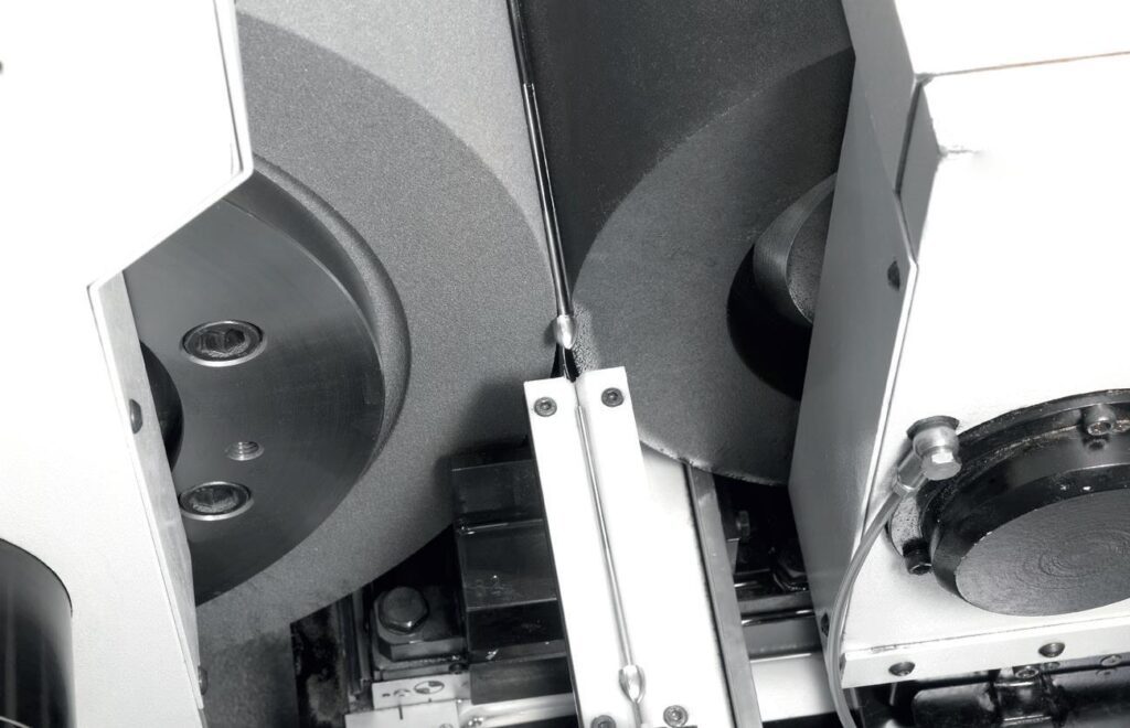 2_Infeed grinding of surgical instruments