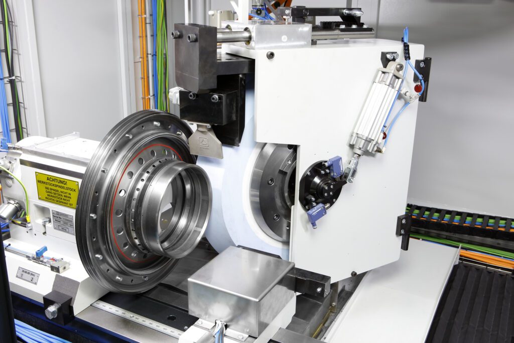 5_Wheel in grinding position